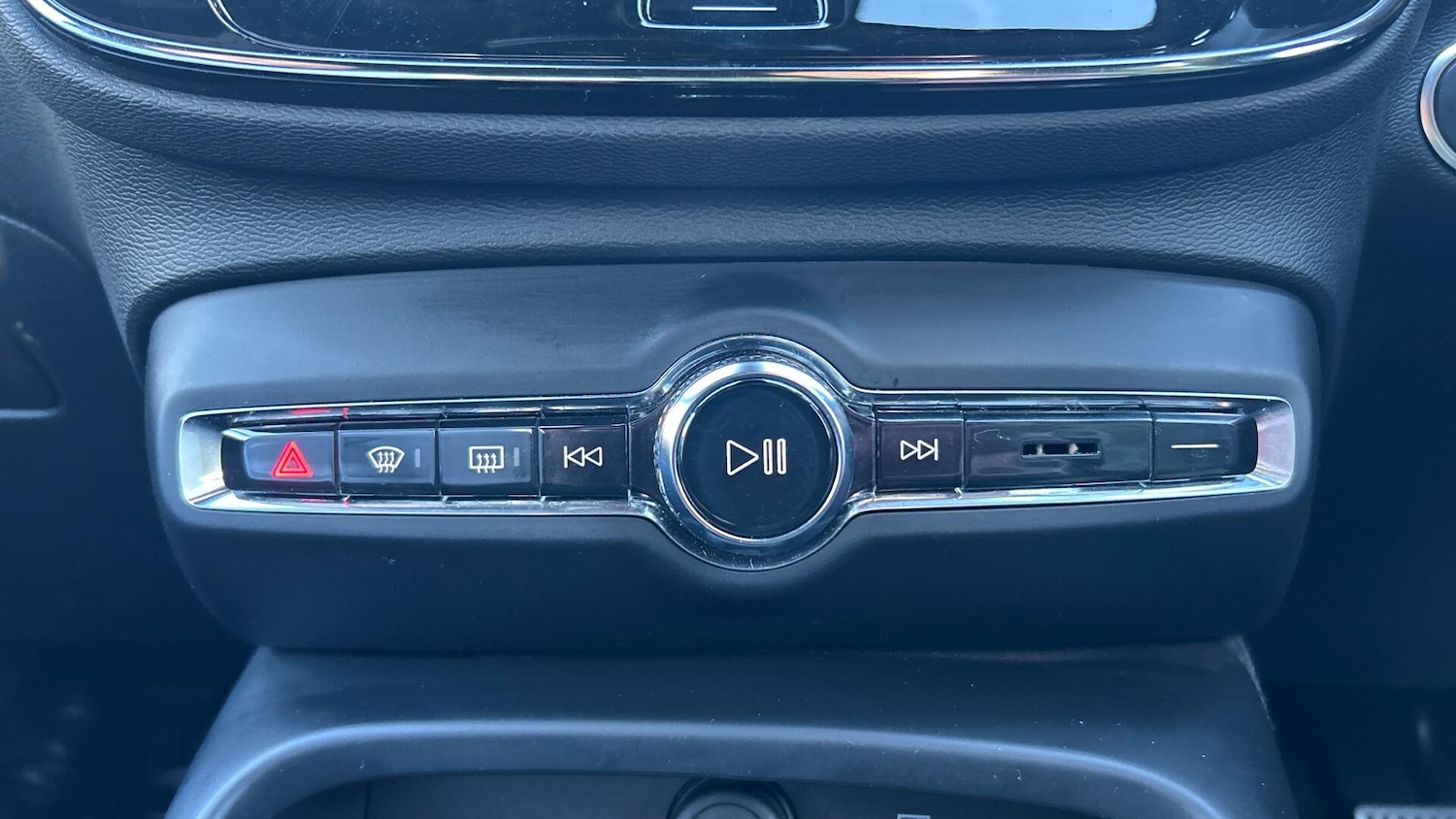 Used Volvo XC40 2023 for sale - 77163356: Photo 22