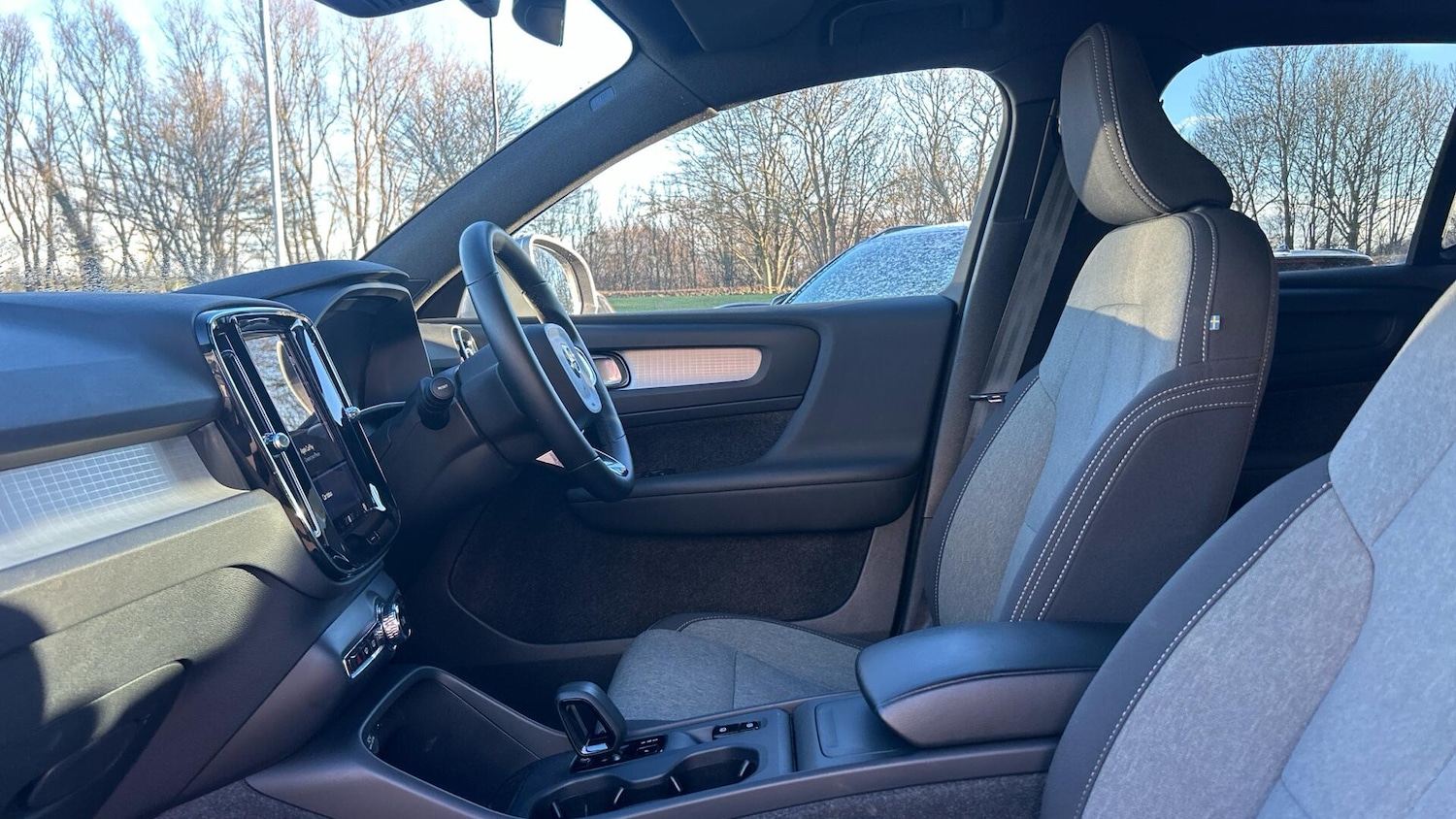 Used Volvo XC40 2023 for sale - 77163356: Photo 34