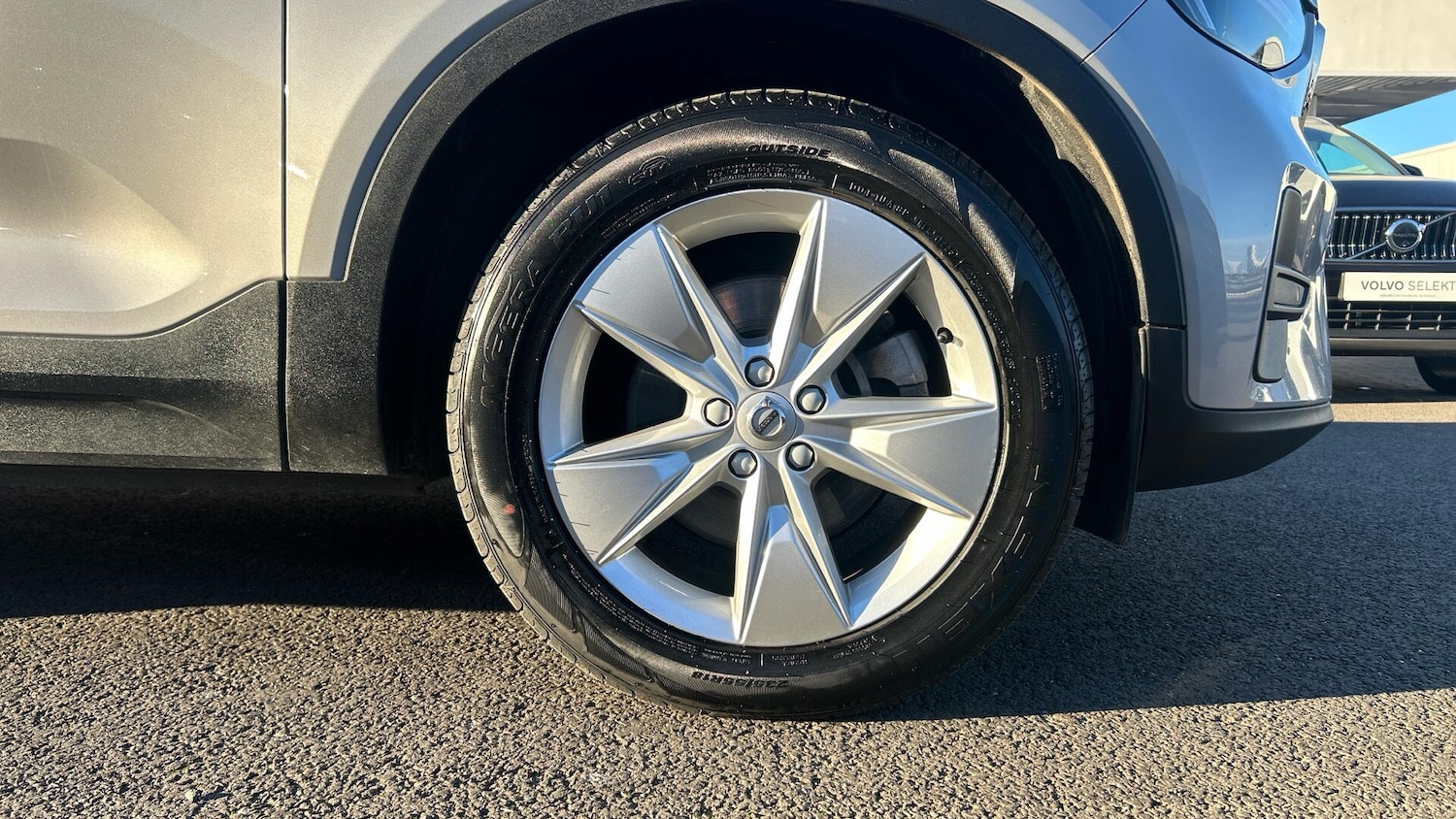 Used Volvo XC40 2023 for sale - 77163356: Photo 9