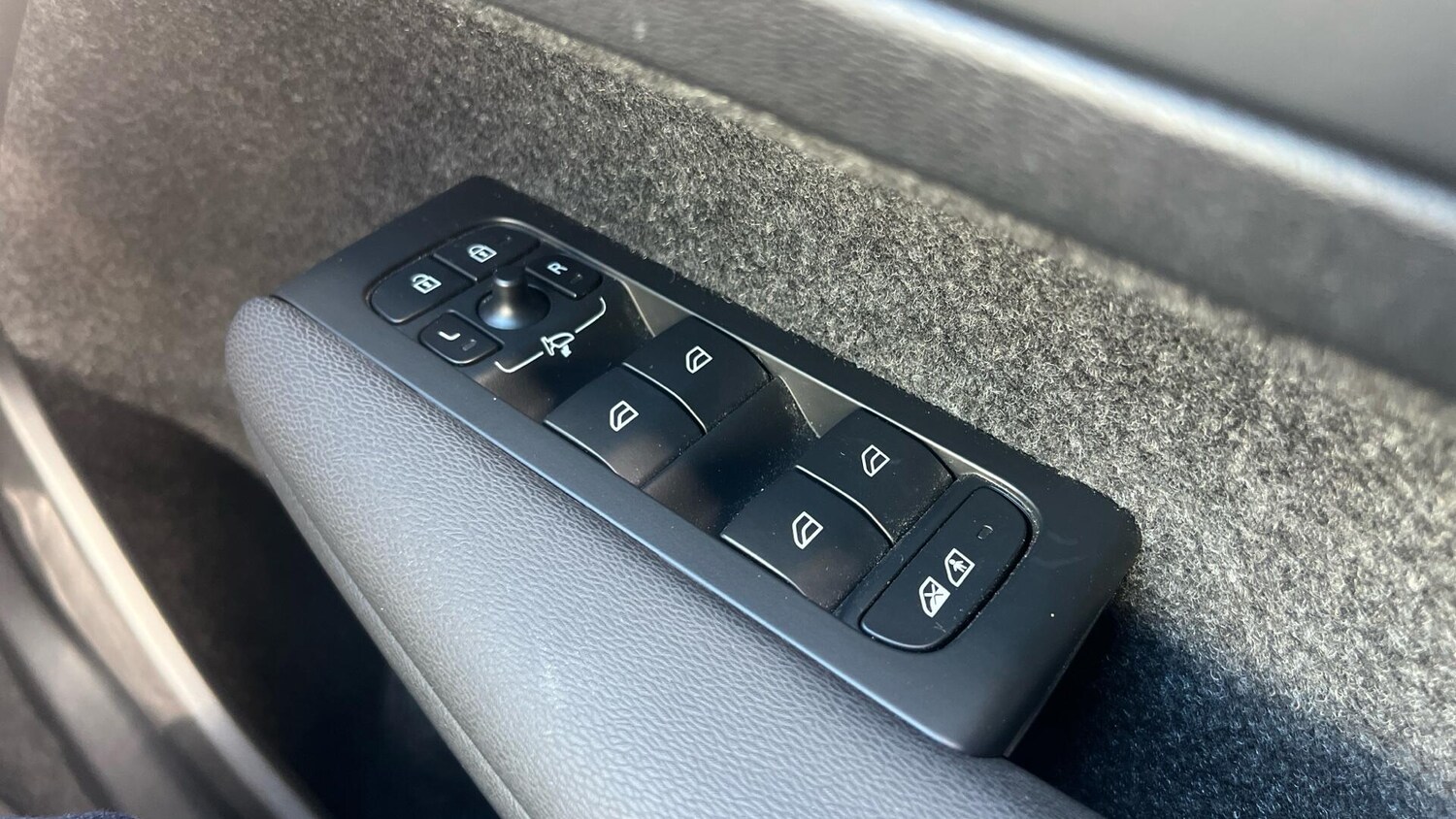 Used Volvo XC40 for sale - 77939562: Photo 23