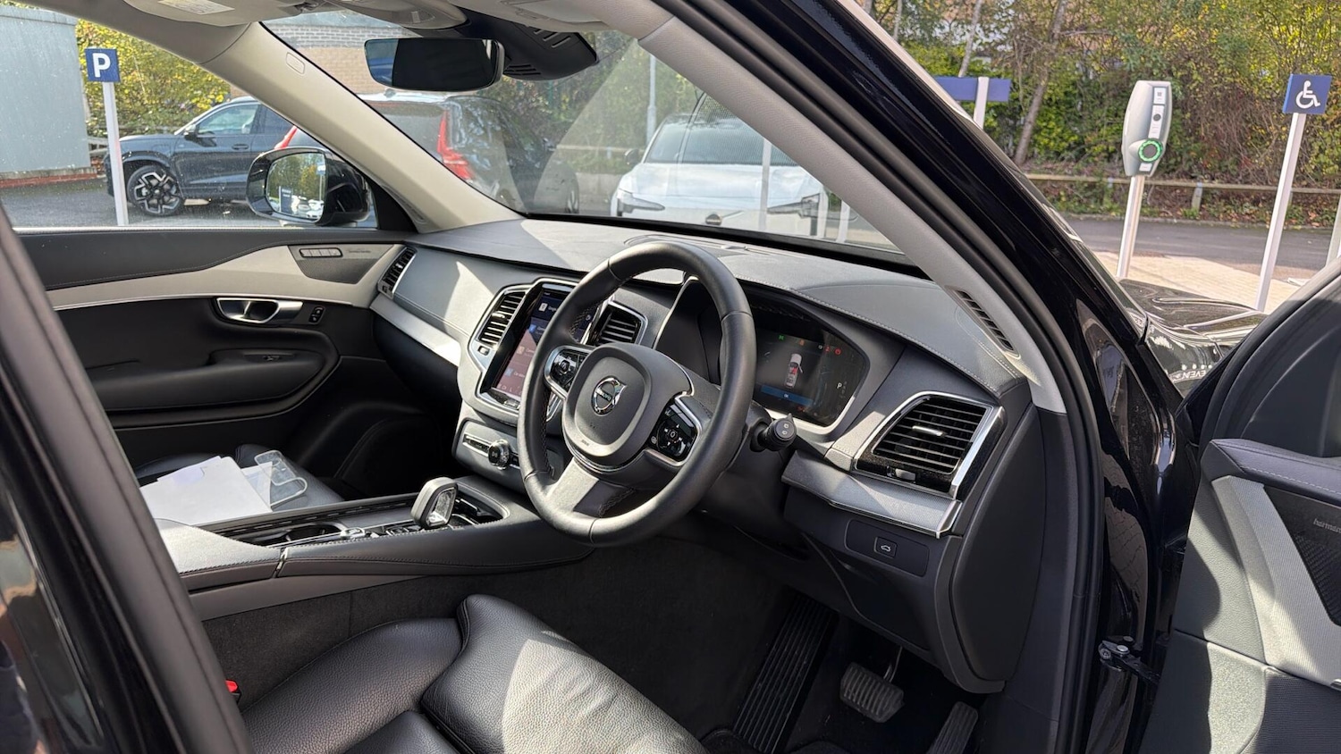 Used Volvo XC90 2025 for sale - 76389176: Photo 4