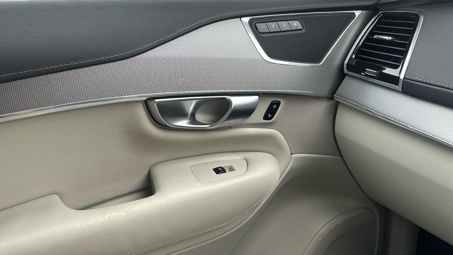 Used Volvo XC90 2019 for sale - 76765542: Photo 32