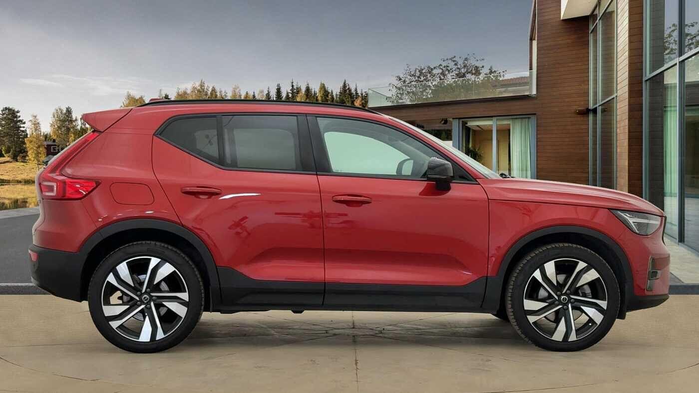 Used Volvo XC40 2025 for sale - 76440416: Photo 2