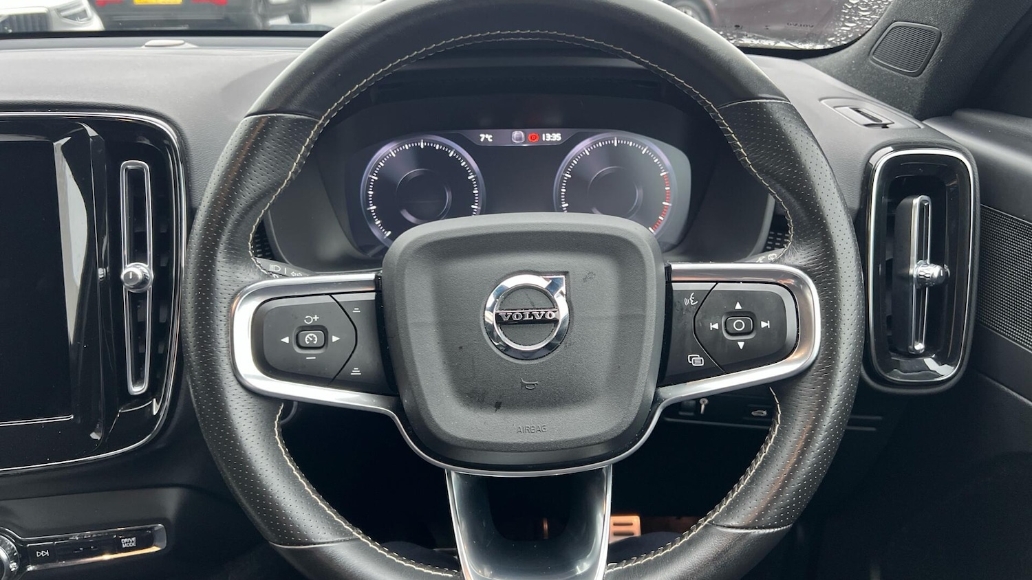 Used Volvo XC40 2021 for sale - 77425649: Photo 10