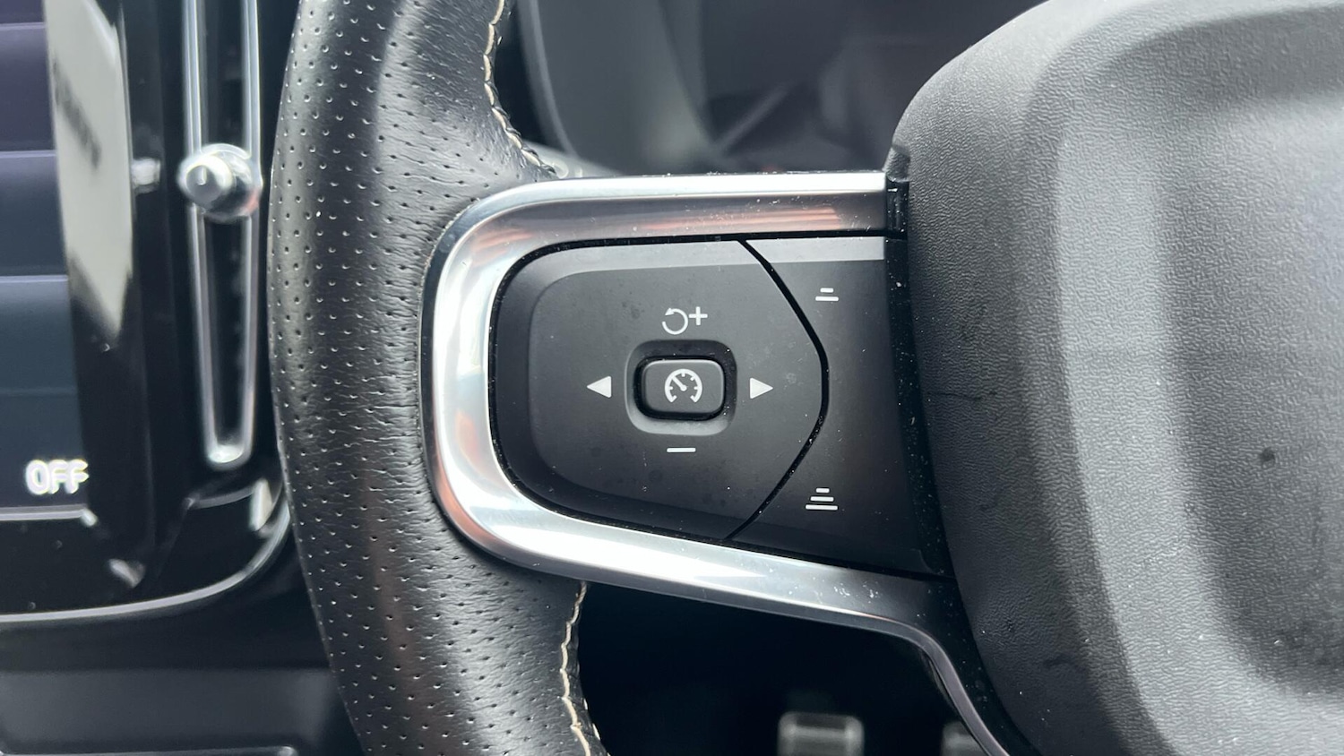 Used Volvo XC40 2021 for sale - 77425649: Photo 19