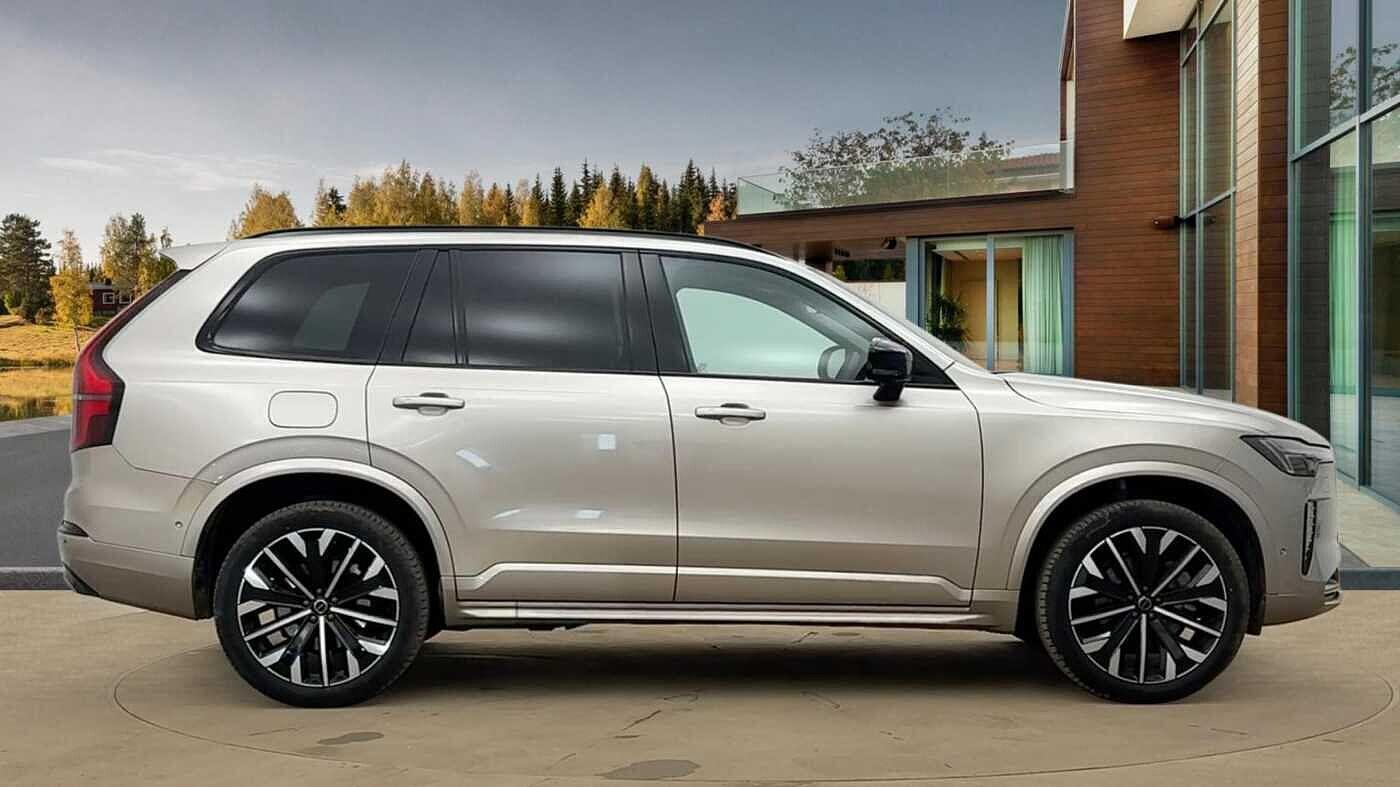 Used Volvo XC90 2025 for sale - 77586371: Photo 2