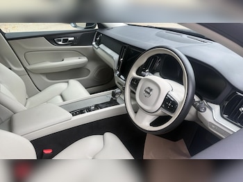 Used Volvo V60 2018 for sale - 79336805: Photo