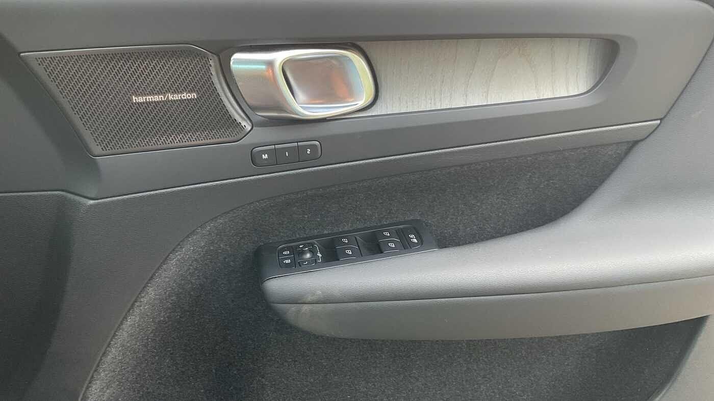 Used Volvo XC40 2024 for sale - 77015641: Photo 32