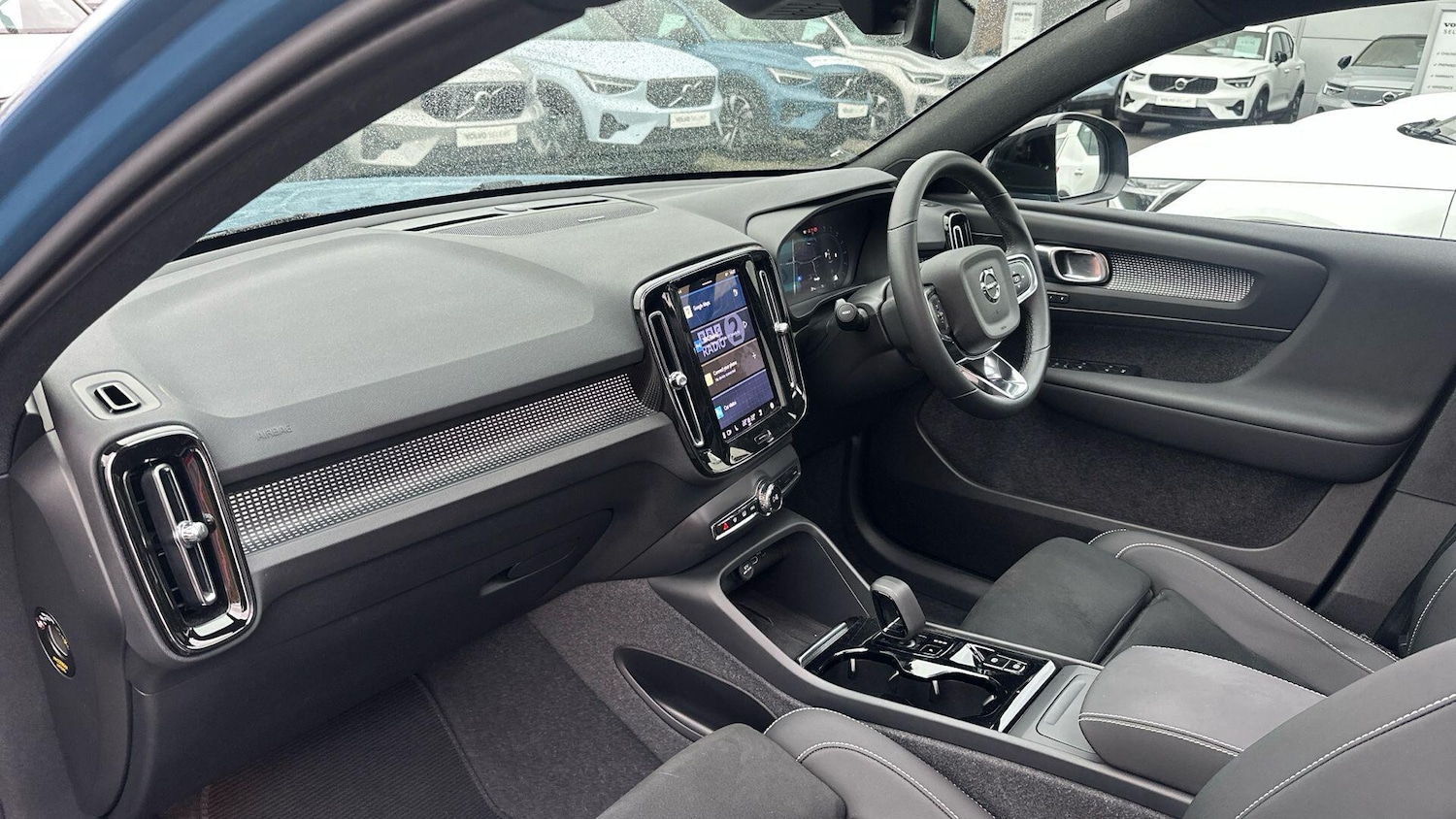 Used Volvo XC40 2024 for sale - 77016342: Photo 64