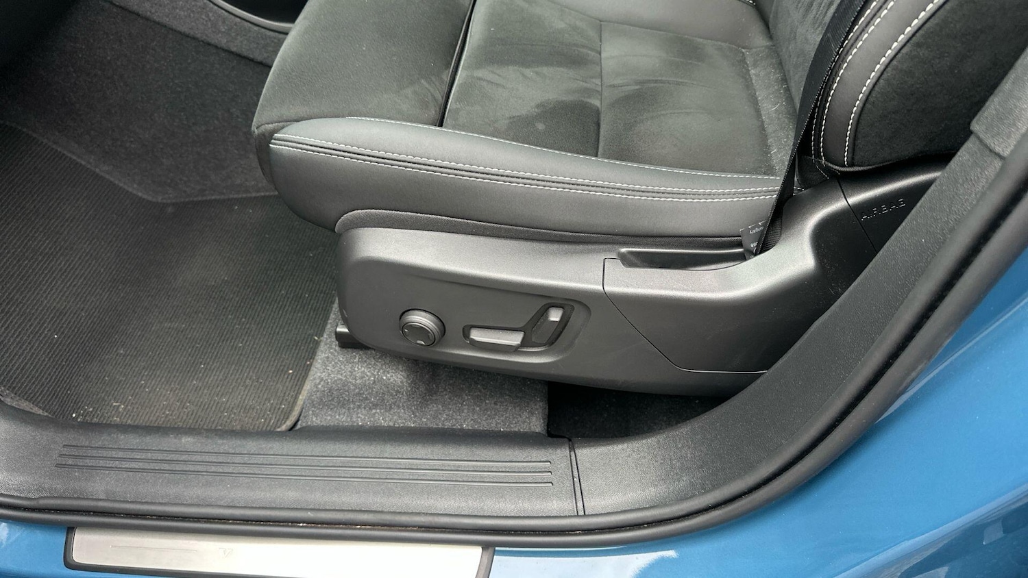 Used Volvo XC40 2024 for sale - 77016342: Photo 97