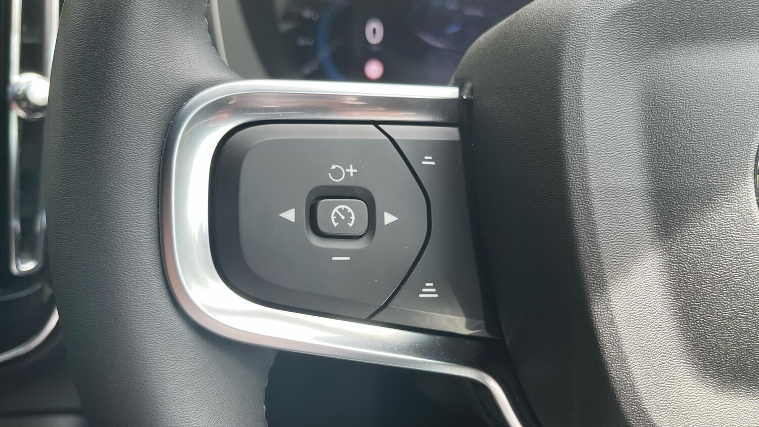 Used Volvo XC40 2024 for sale - 76072816: Photo 22