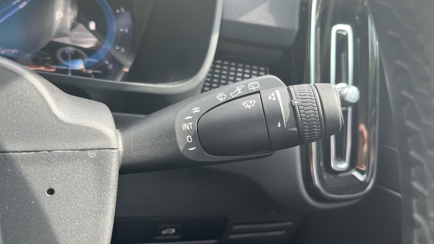 Used Volvo XC40 2024 for sale - 76072816: Photo 24