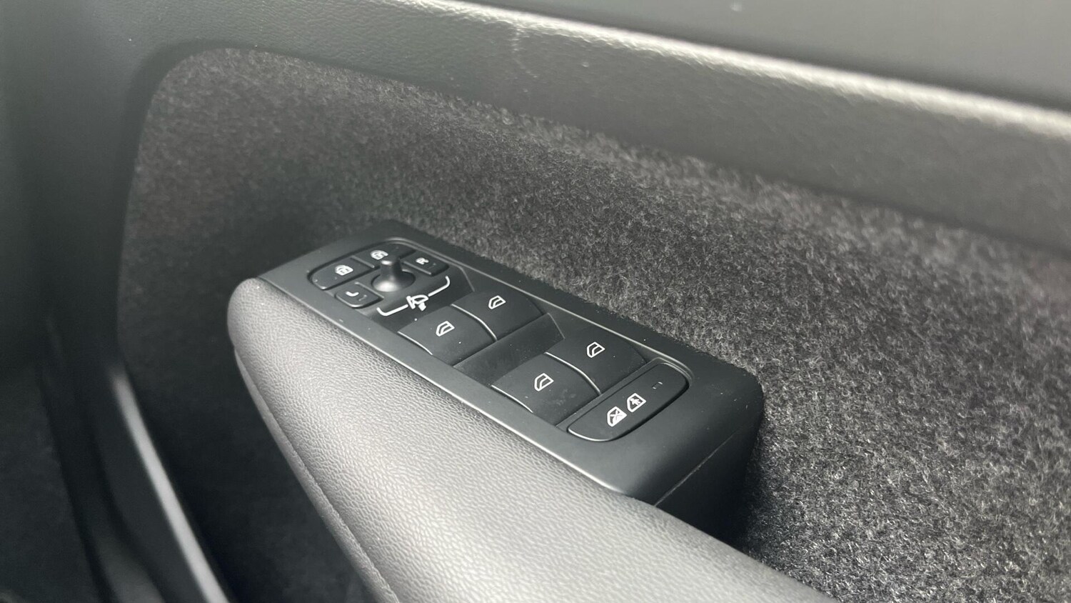 Used Volvo XC40 2024 for sale - 76072816: Photo 25