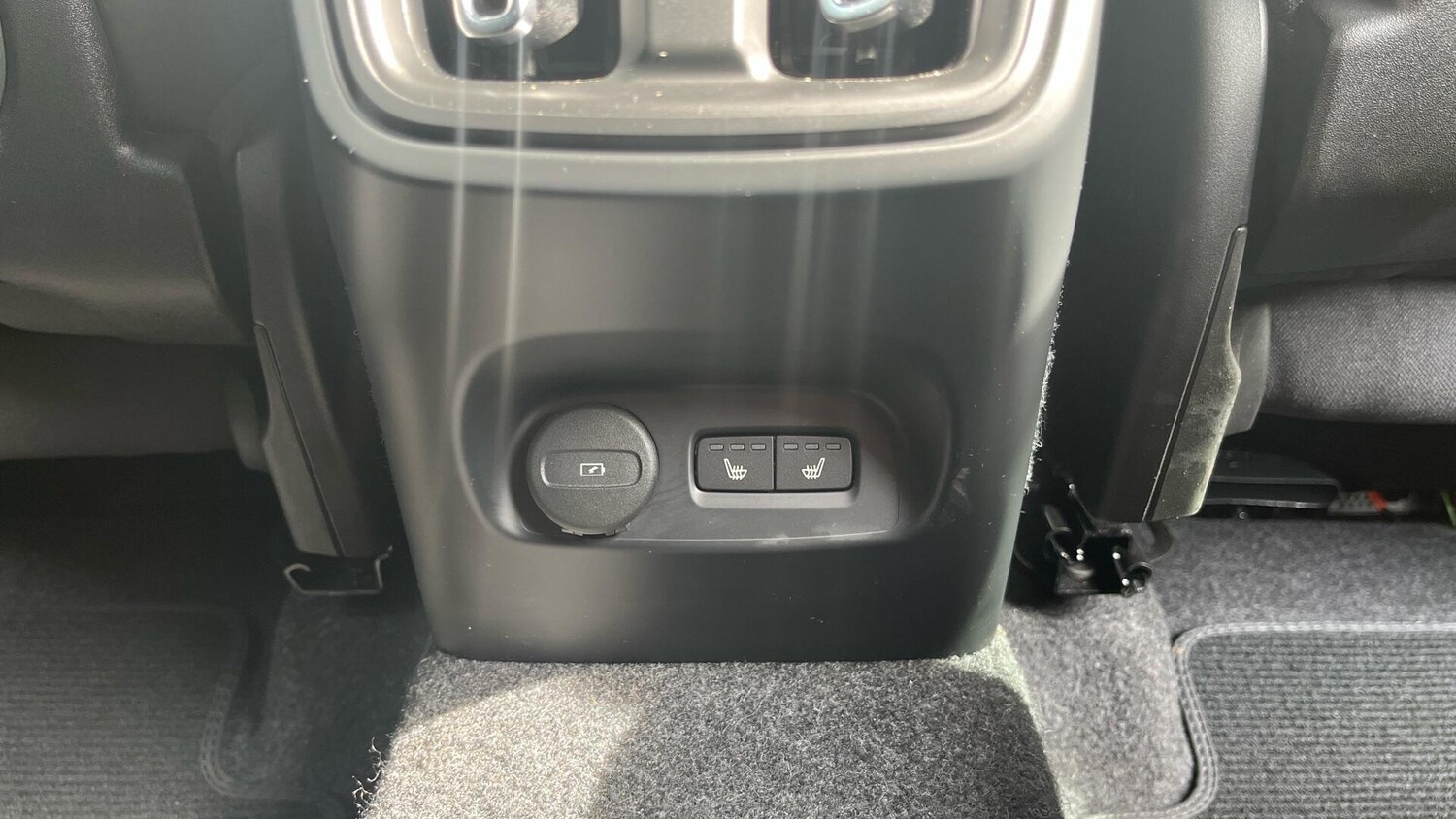 Used Volvo XC40 2024 for sale - 76072816: Photo 35