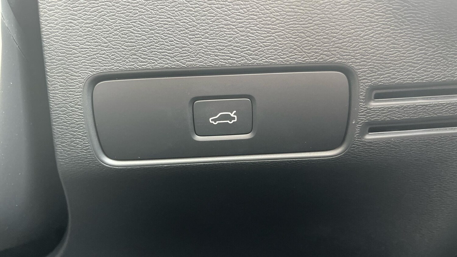 Used Volvo XC40 2024 for sale - 76072816: Photo 39