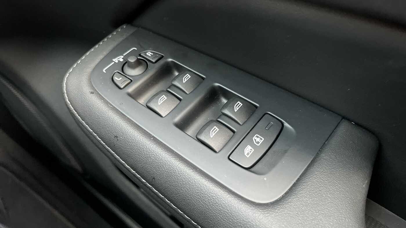 Used Volvo V60 2025 for sale - 77468471: Photo 25