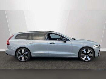 Used Volvo V60 2025 for sale - 77468471: Photo