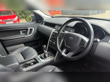 Used Land Rover Discovery Sport 2017 for sale - 79268981: Photo