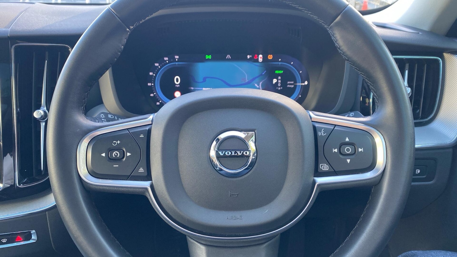 Used Volvo XC60 for sale - 76765921: Photo 10