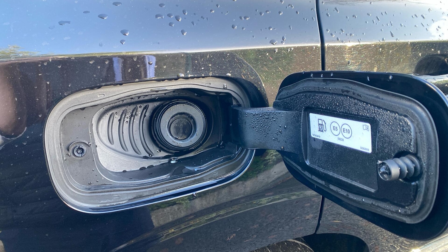 Used Volvo XC60 for sale - 76765921: Photo 16