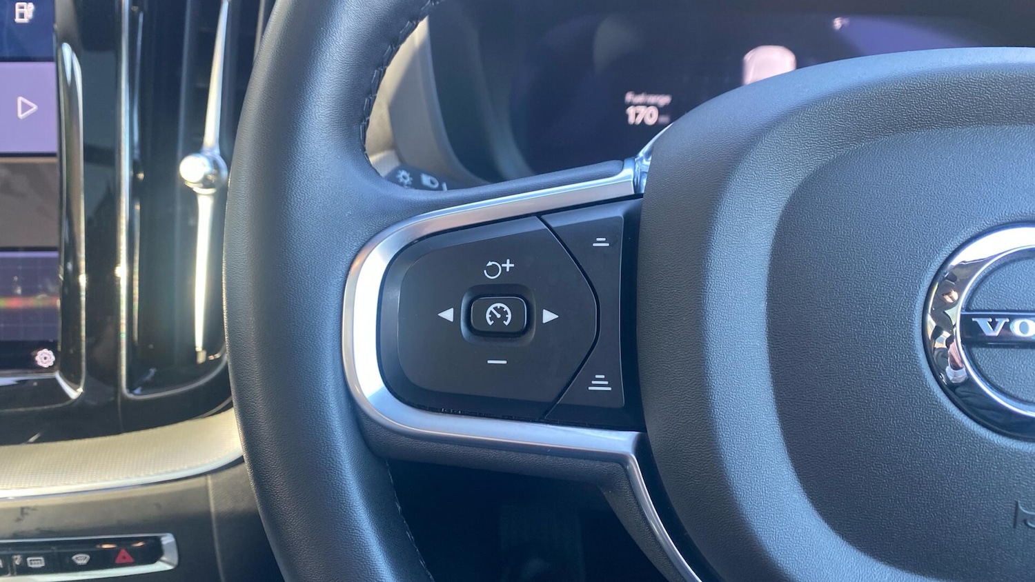 Used Volvo XC60 for sale - 76765921: Photo 21