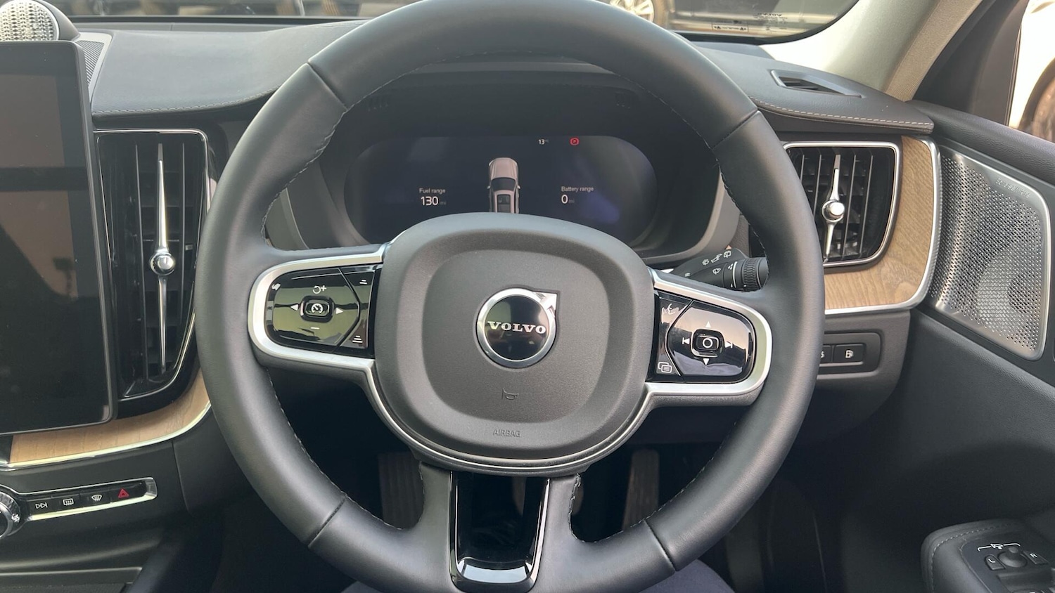 Used Volvo XC60 2025 for sale - 78204353: Photo 10