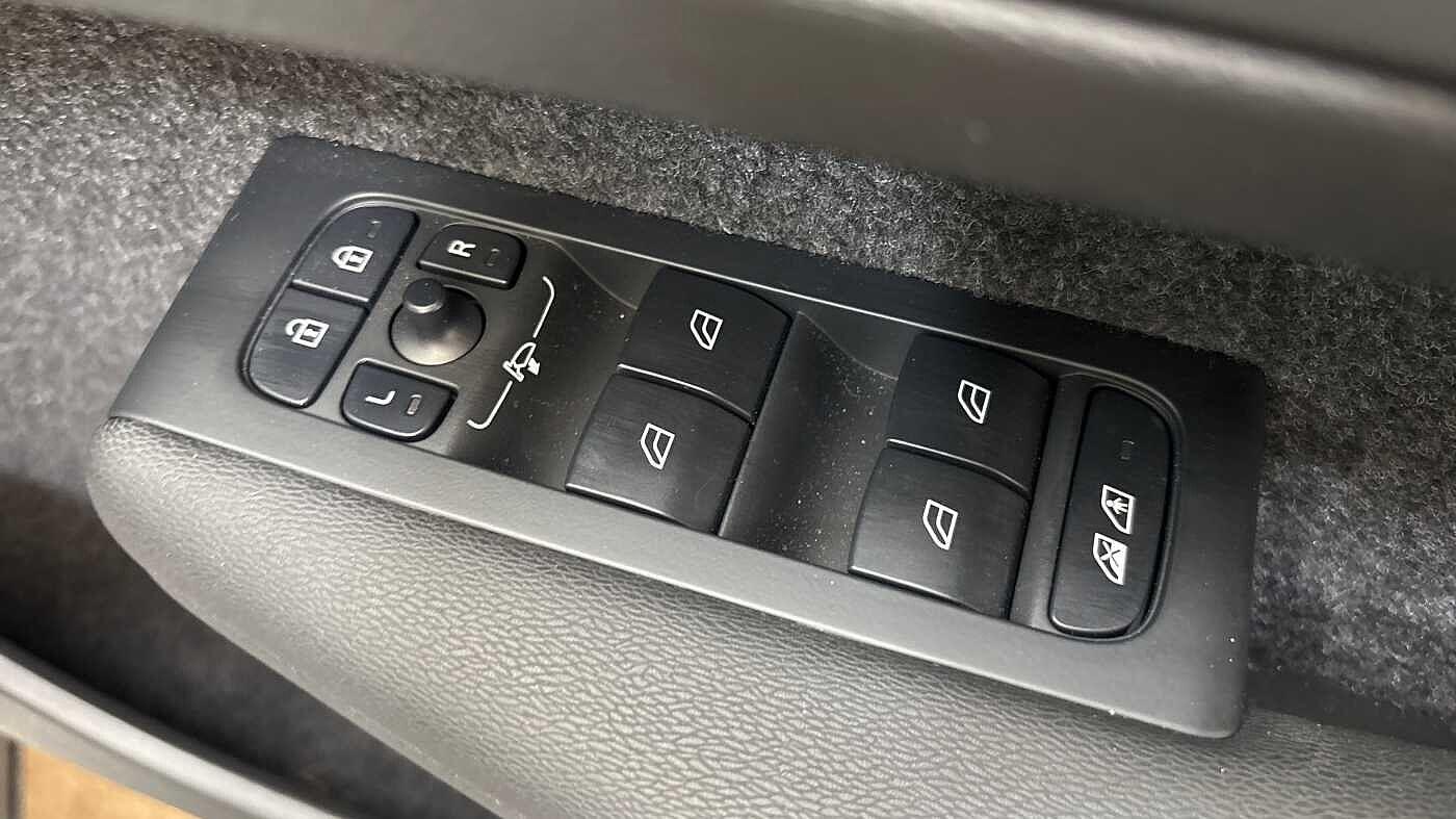 Used Volvo XC40 for sale - 77190542: Photo 25