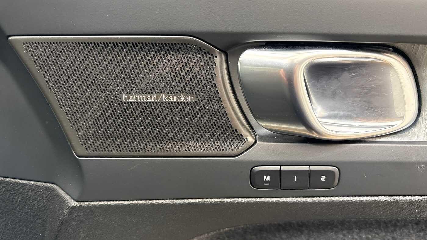 Used Volvo XC40 for sale - 77190542: Photo 27