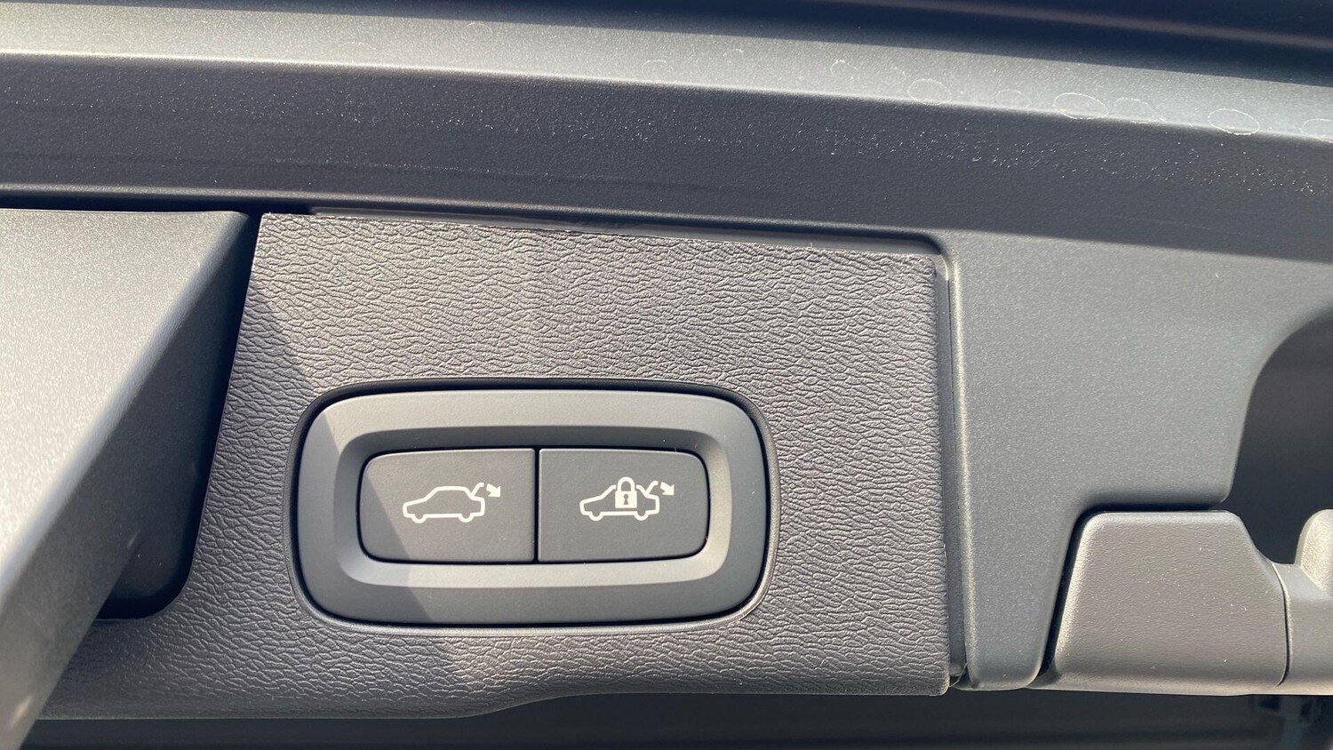 Used Volvo XC60 2025 for sale - 76188514: Photo 76