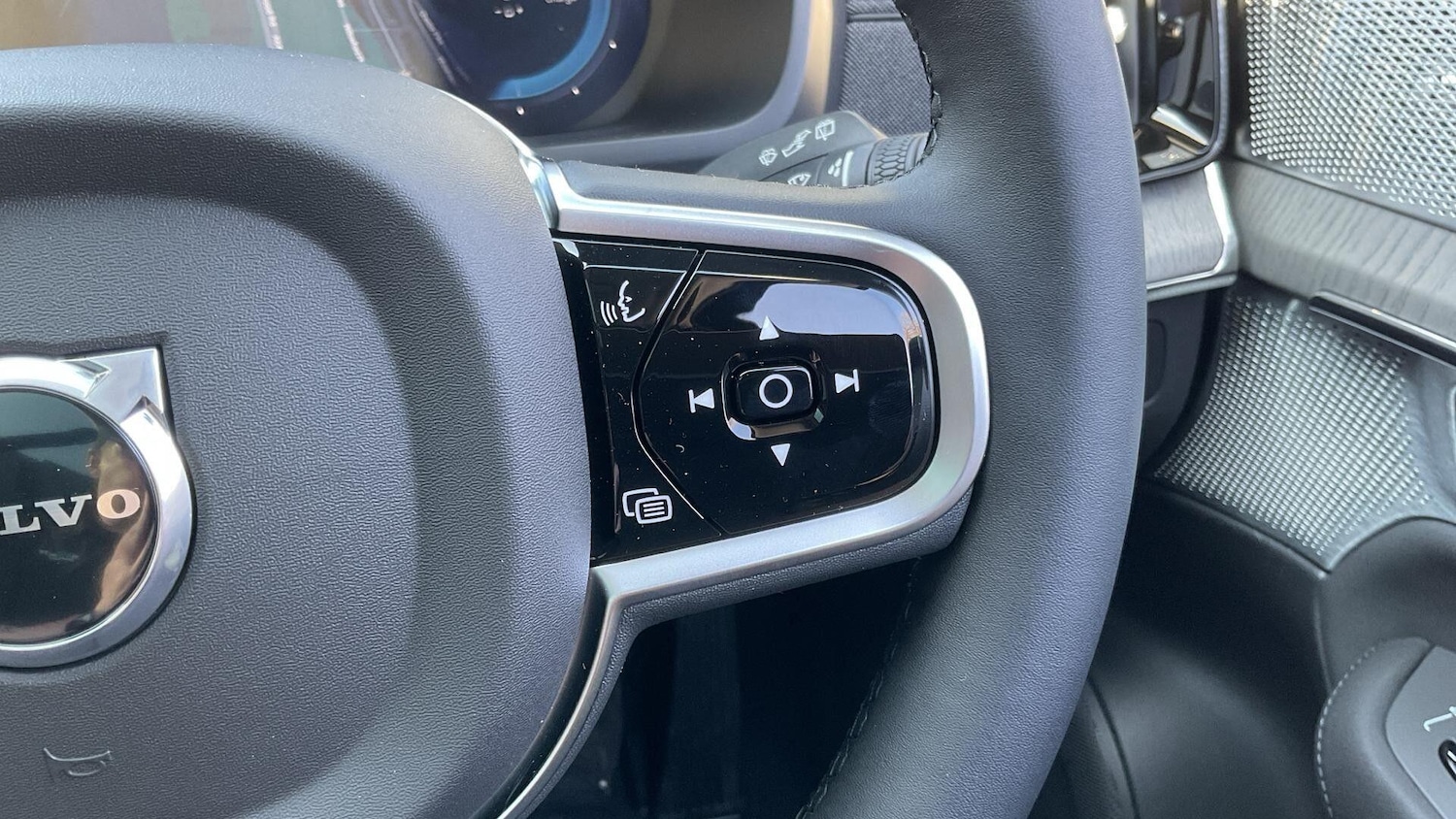 Used Volvo XC90 2025 for sale - 76440385: Photo 5