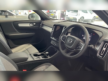 Used Volvo XC40 2025 for sale - 76898580: Photo