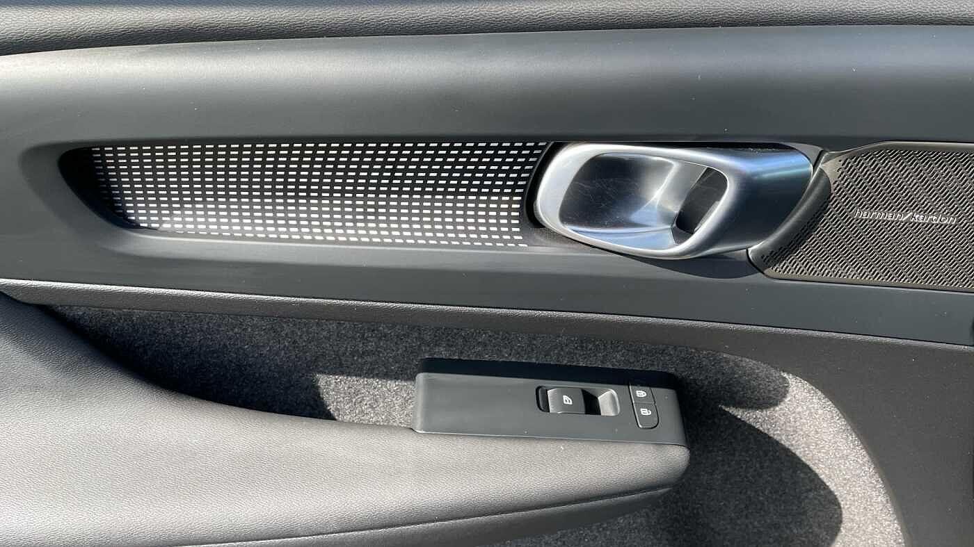 Used Volvo XC40 2024 for sale - 77387386: Photo 77