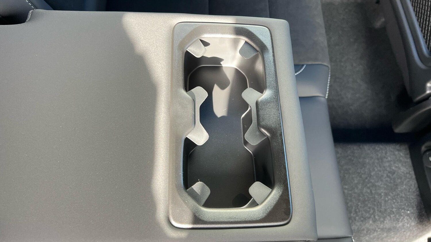 Used Volvo XC40 for sale - 77753438: Photo 31