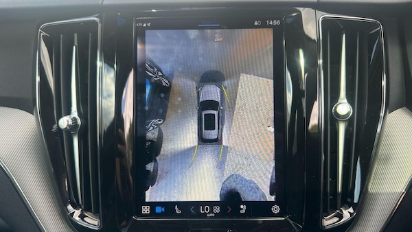 Used Volvo XC60 2023 for sale - 76189809: Photo 60