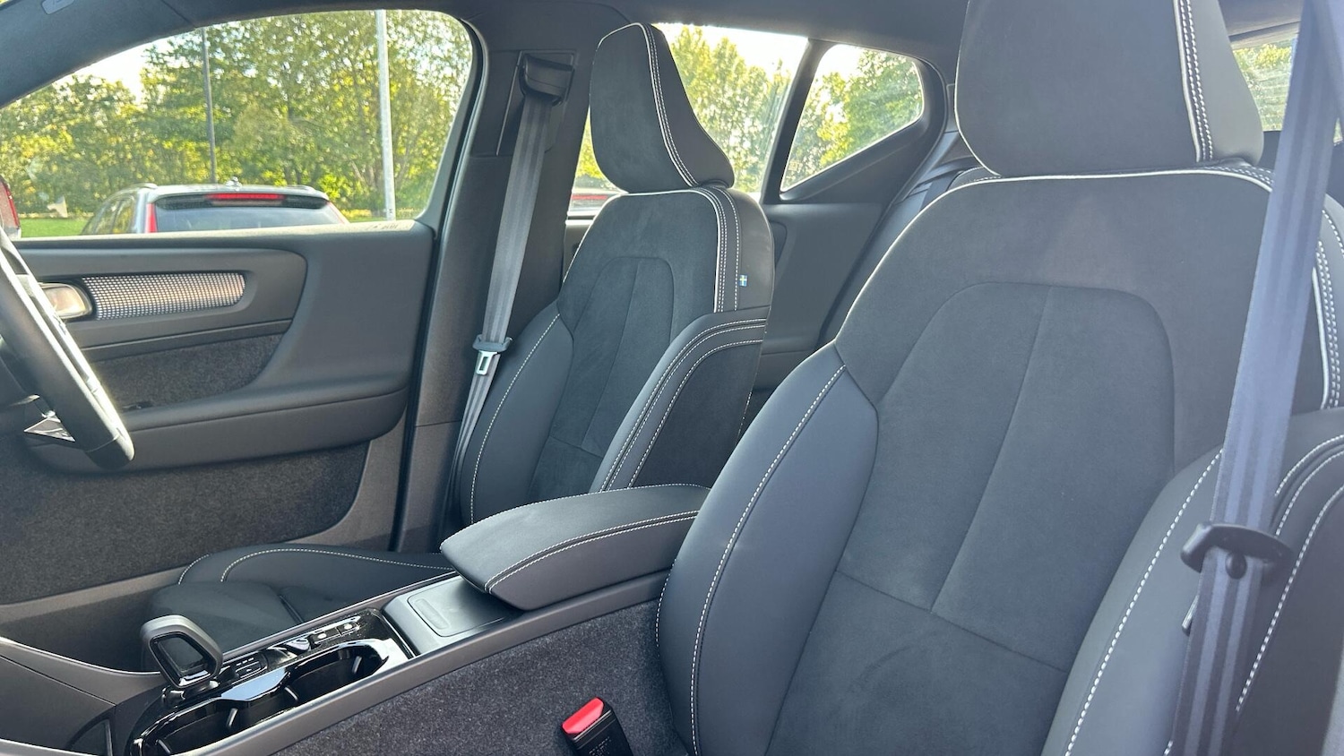 Used Volvo XC40 2025 for sale - 76976485: Photo 34