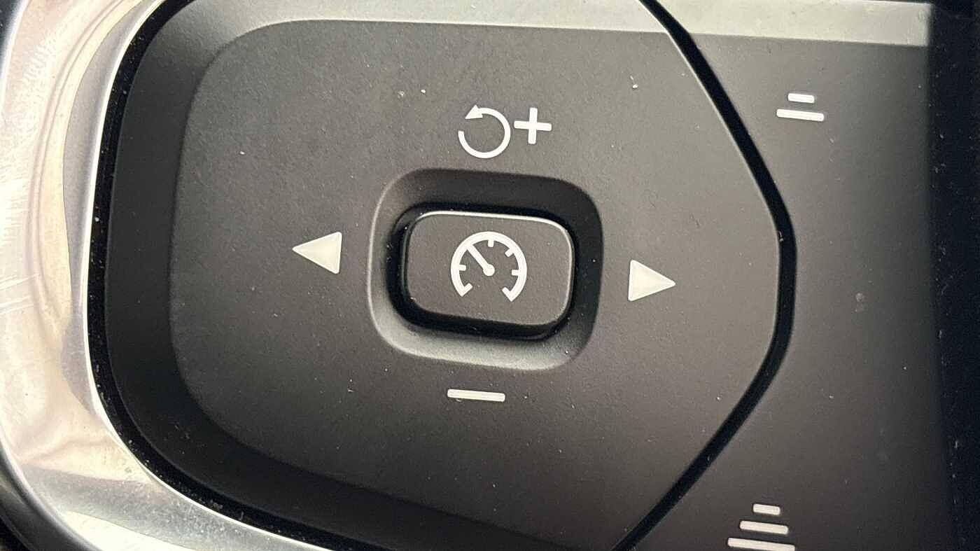 Used Volvo XC40 2025 for sale - 76314374: Photo 30