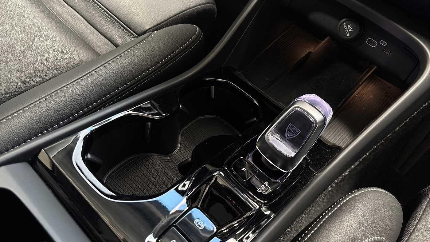 Used Volvo XC40 for sale - 77190439: Photo 32