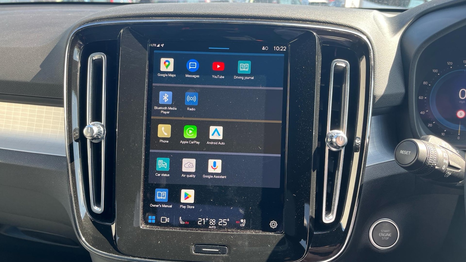 Used Volvo XC40 2024 for sale - 76865764: Photo 13