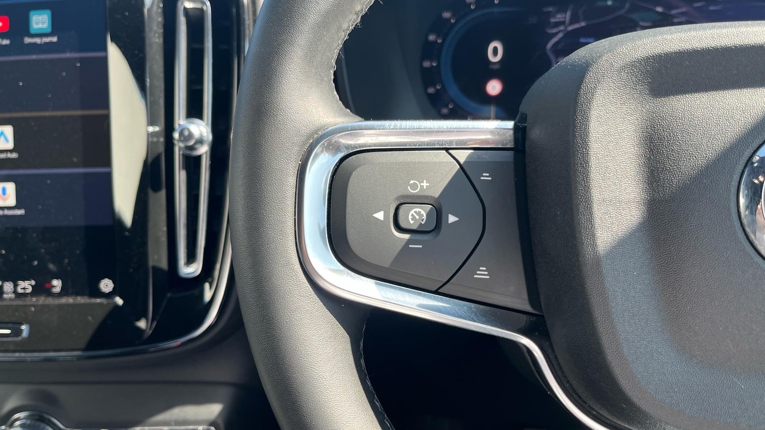 Used Volvo XC40 2024 for sale - 76865764: Photo 19