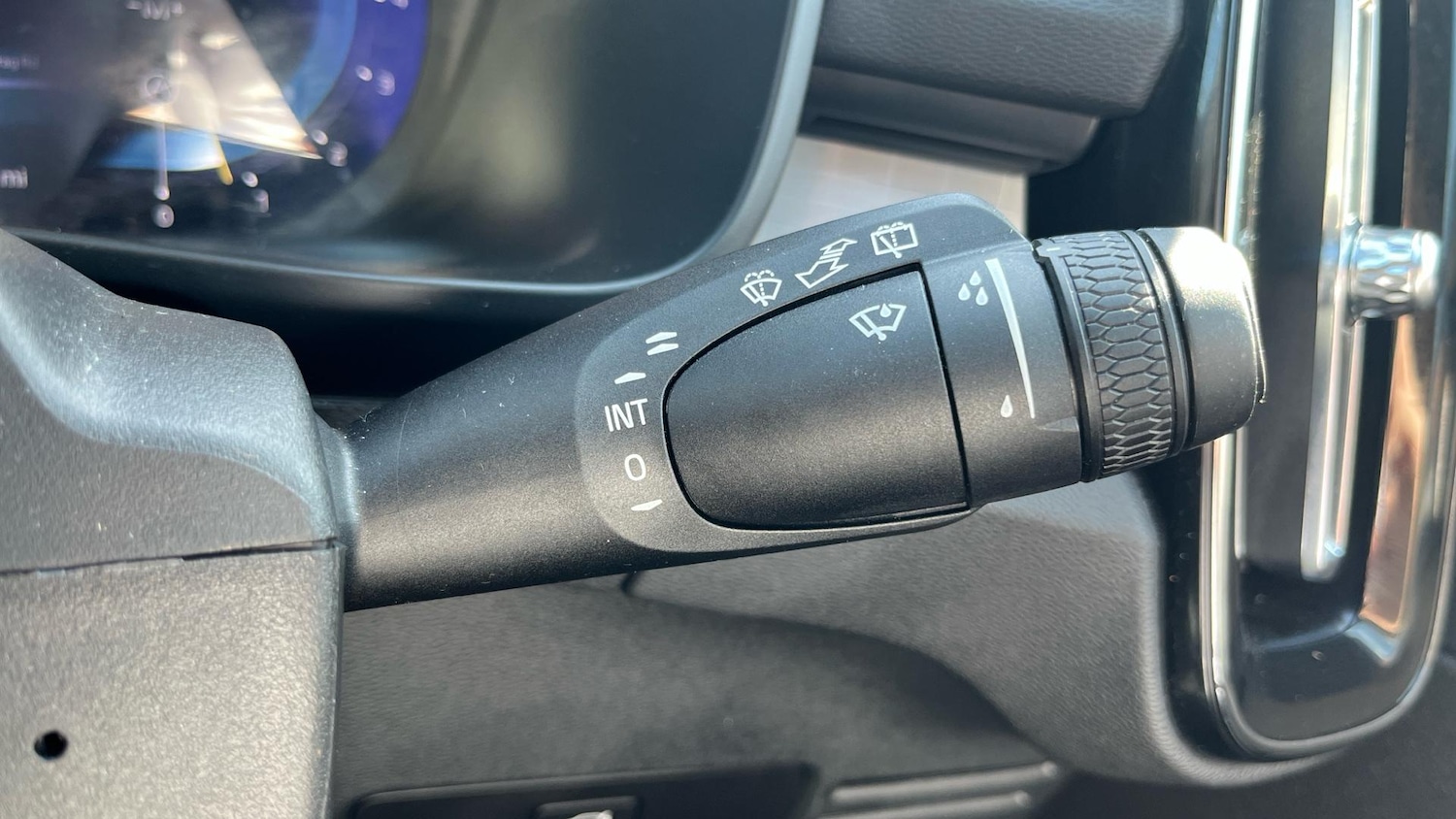 Used Volvo XC40 2024 for sale - 76865764: Photo 21