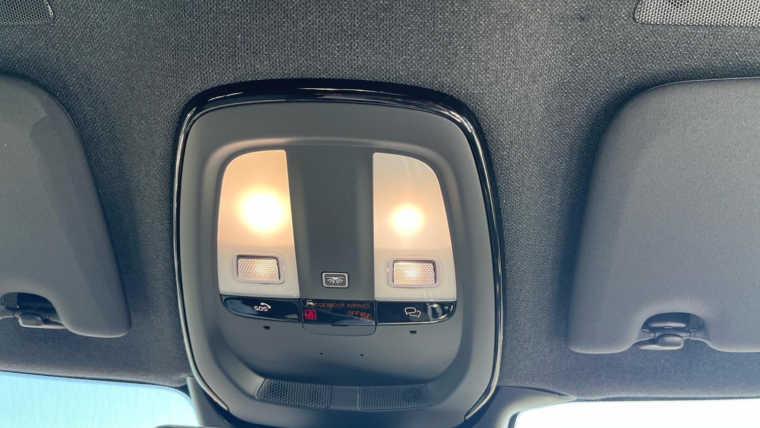 Used Volvo XC40 2024 for sale - 76865764: Photo 25