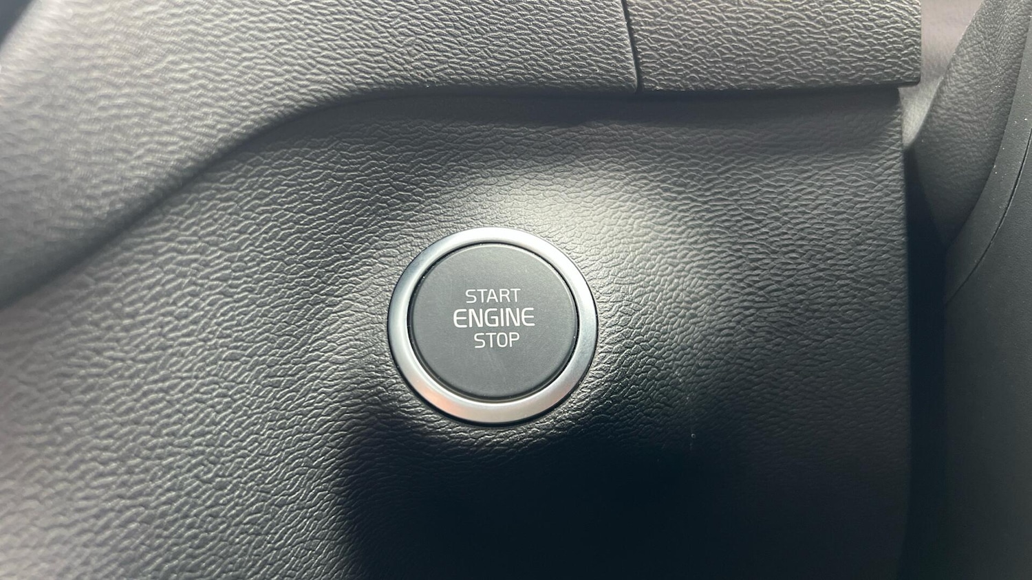 Used Volvo XC40 2024 for sale - 78171553: Photo 25