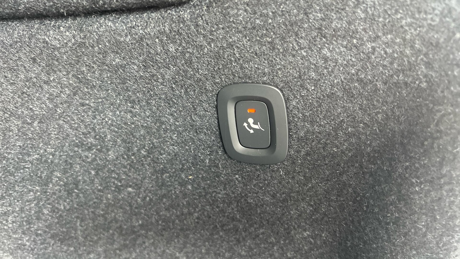 Used Volvo XC40 2024 for sale - 78171553: Photo 35