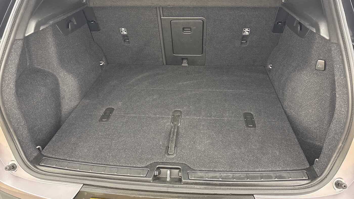 Used Volvo XC40 for sale - 78136439: Photo 14