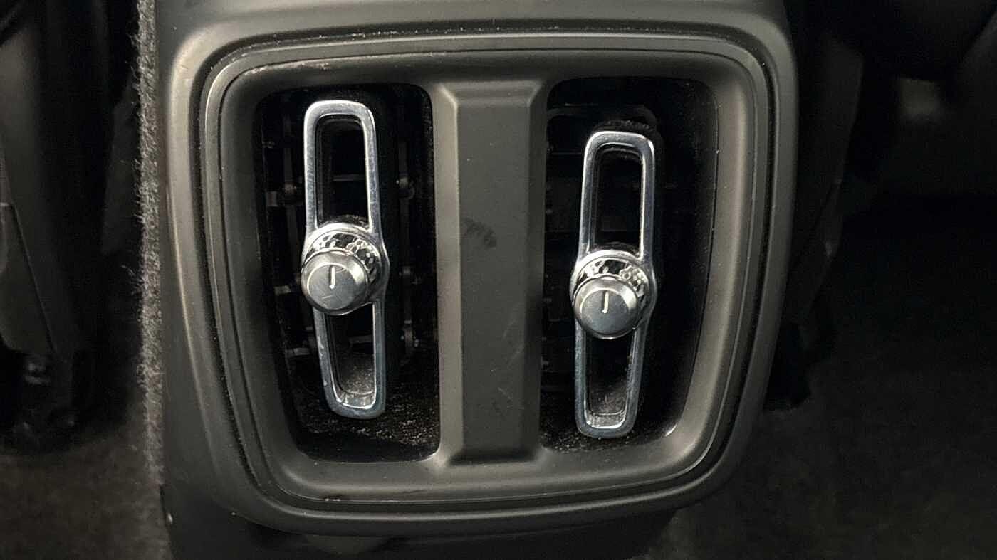 Used Volvo XC40 for sale - 78136439: Photo 17