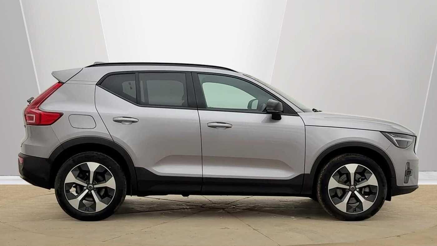 Used Volvo XC40 for sale - 78136439: Photo 2