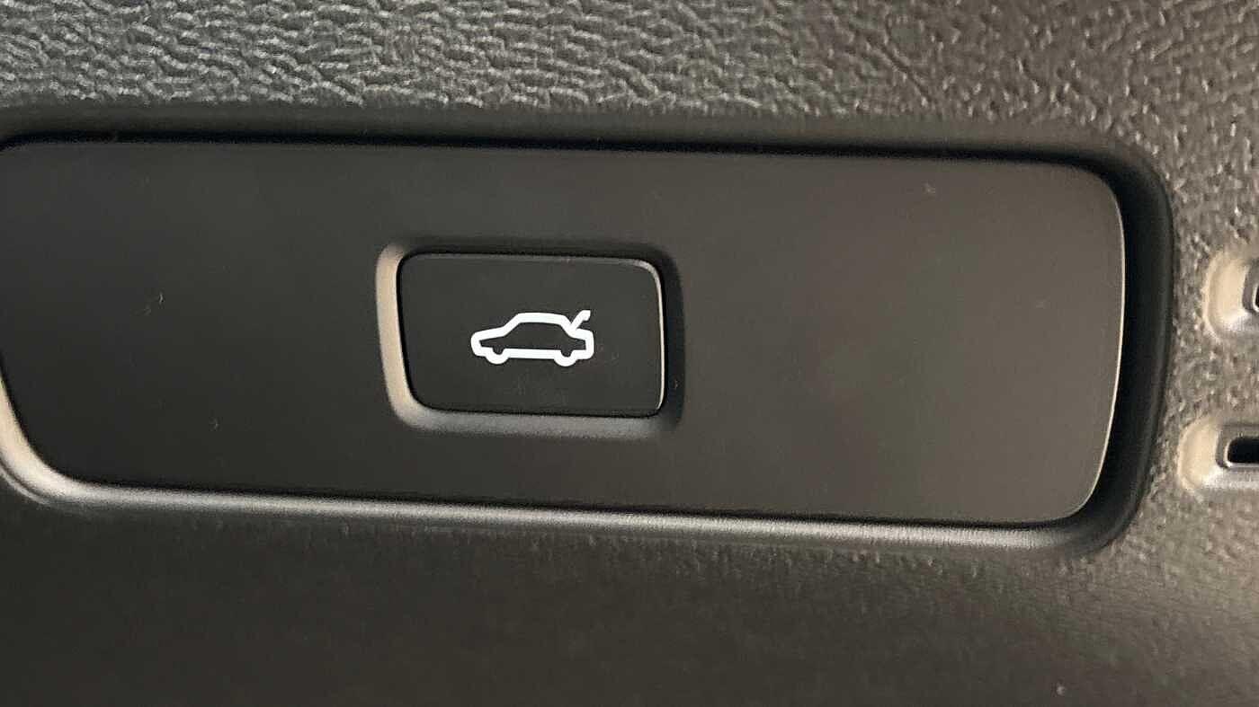 Used Volvo XC40 for sale - 78136439: Photo 29