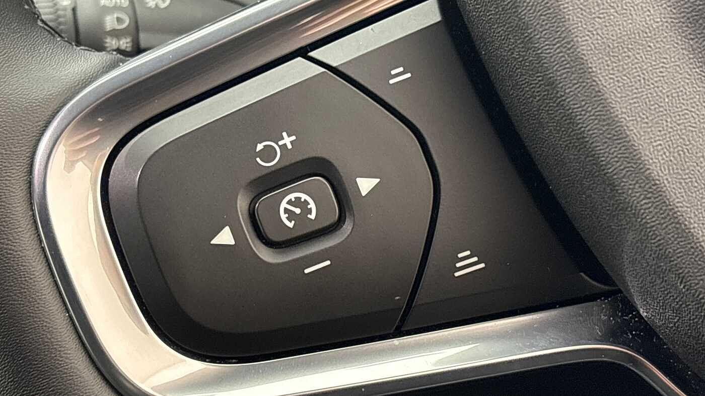 Used Volvo XC40 for sale - 78136439: Photo 30