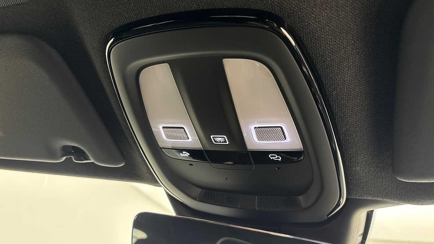 Used Volvo XC40 for sale - 78136439: Photo 32