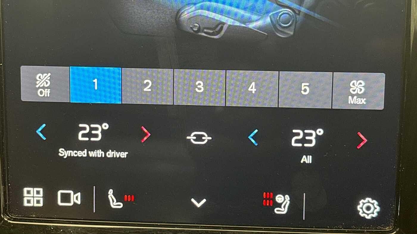 Used Volvo XC60 2025 for sale - 77090811: Photo 40